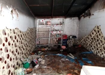 Incendio consume un negocio de comida en El Alto