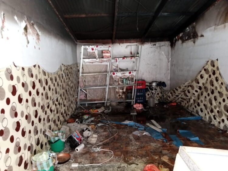 Incendio consume un negocio de comida en El Alto