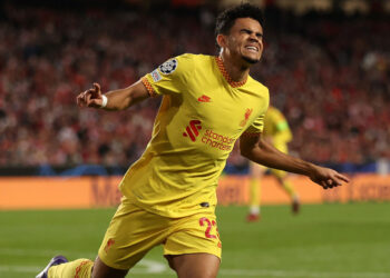 Liverpool vence 3-1 al Benfica en Lisboa y se acerca a ‘semis’ de la Champions