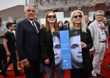 La Mostra se cierra con una mofa del encarcelado iraní Panahi contra la censura