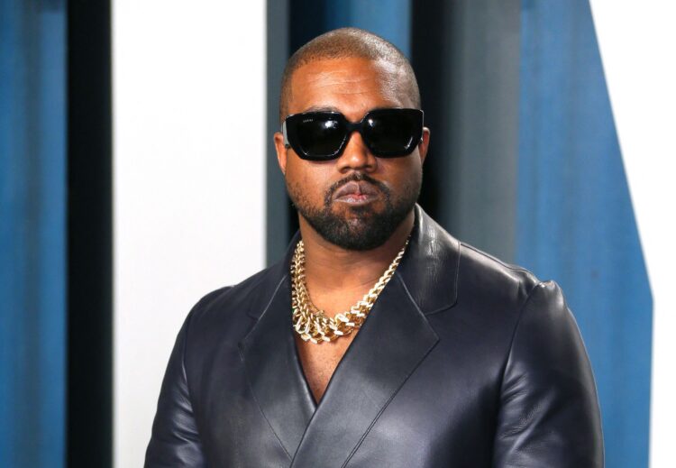 Kanye West fue ‘escoltado’ fuera de sede de Skechers en California