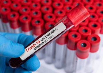 Cae de 4.733 a 296 los contagios de COVID-19 en La Paz en la primera semana de marzo