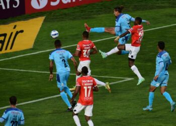 Bolívar empata ante Católica en casa y se complica en la Libertadores