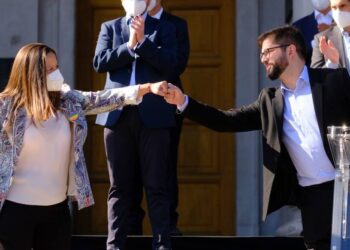 Boric dice que espera trabajar ‘codo a codo’ con Arce y reconoce ‘cercanía ideológica’ con García Linera