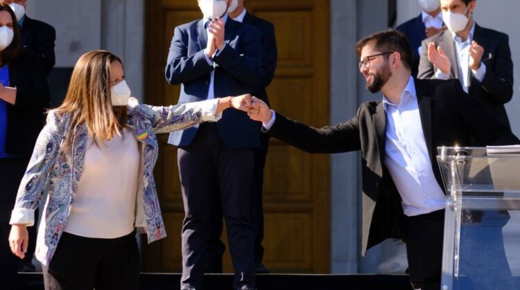 Boric dice que espera trabajar ‘codo a codo’ con Arce y reconoce ‘cercanía ideológica’ con García Linera