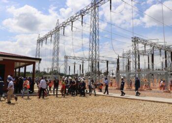 Interconexión eléctrica Santa Cruz-Beni entra en marcha y Arce pide  a la CRE bajar tarifas