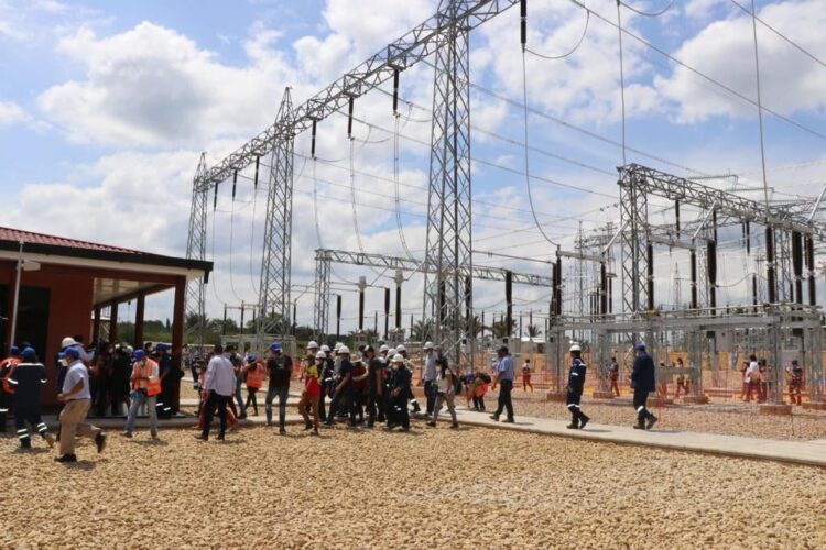 Interconexión eléctrica Santa Cruz-Beni entra en marcha y Arce pide  a la CRE bajar tarifas