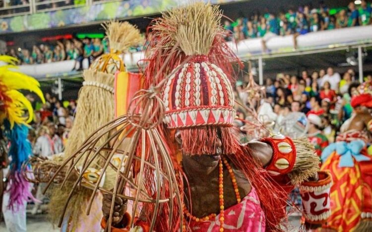 Desfile contra la intolerancia religiosa vence en el carnaval de Río