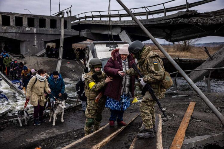 Ucrania rechaza corredores humanitarios y se prepara para nuevos ataques