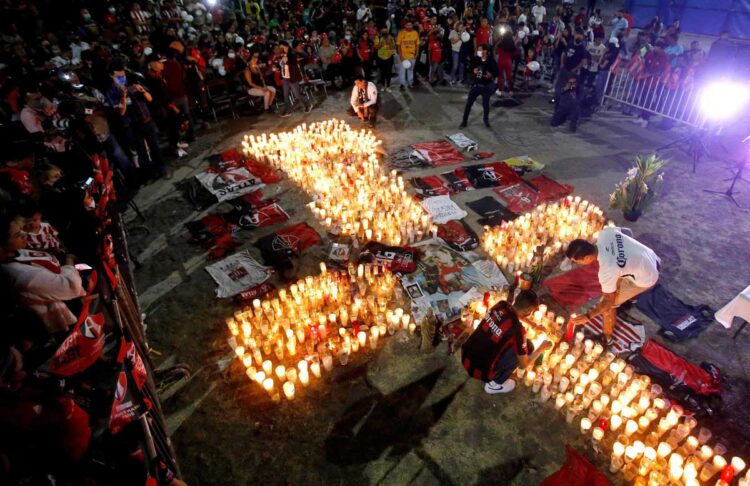 Capturan a 10 hombres por violencia en partido de la liga mexicana de fútbol