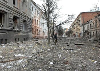 Ucrania acusa a Rusia de no respetar corredor humanitario en la ciudad de Mariúpol