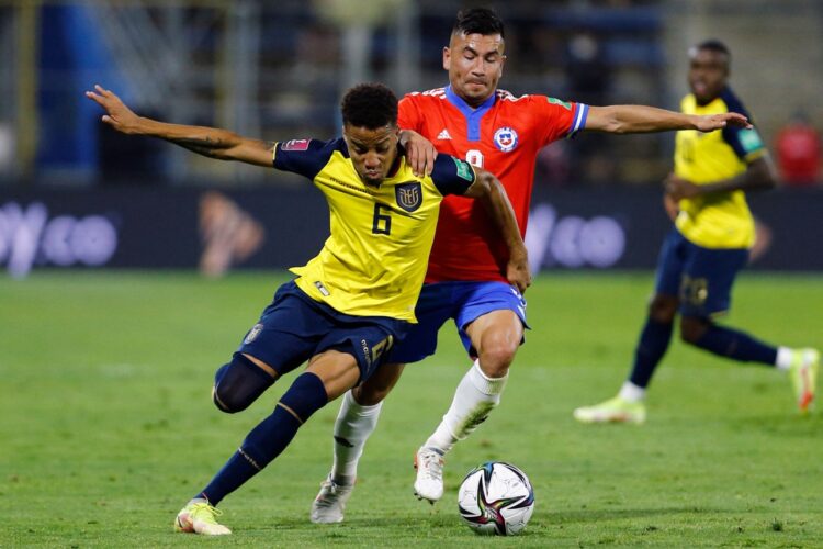 Chile y Perú piden al TAS que descalifique a Ecuador del Mundial