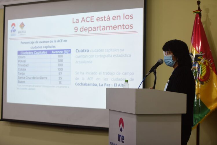 Directora del INE explica sobre la actualización cartográfica. Foto: Rodwy Cazón