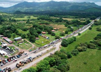 Acuerdo en Panamá para desbloquear rutas y reducir precio de combustibles