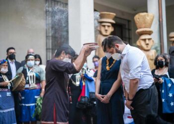 Boric comienza su gobierno en Chile junto a pueblos originarios