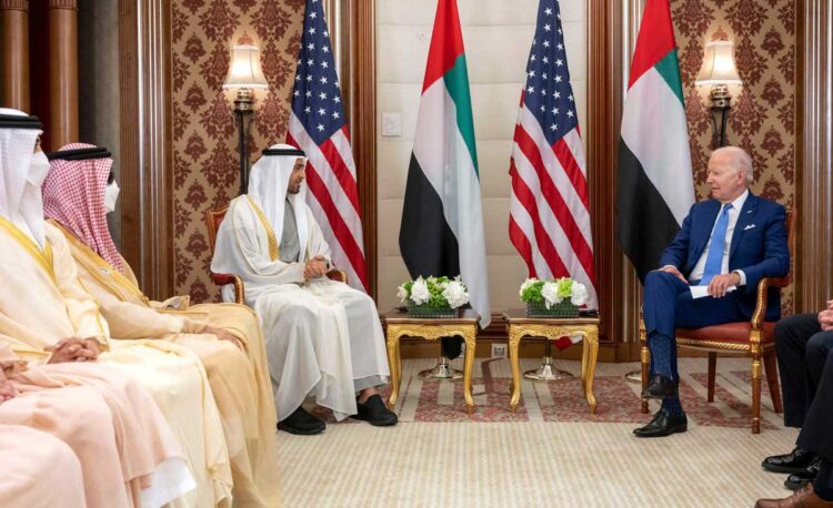 Biden afirma que Estados Unidos ‘no se alejará’ de Medio Oriente