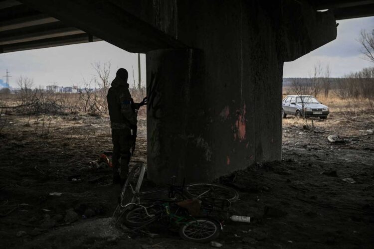 Los bombardeos convierten Irpin, en las afueras de Kiev, en una ciudad fantasma