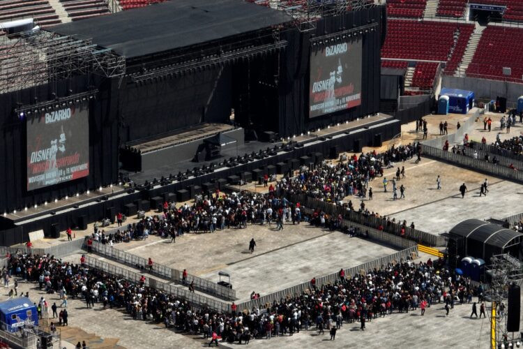 Redoblan seguridad en conciertos de Daddy Yankee en Chile tras desórdenes