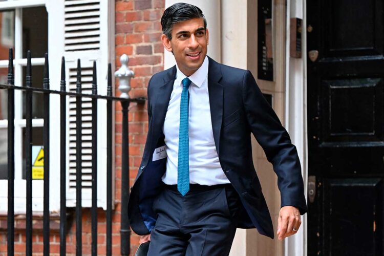 Rishi Sunak, un multimillonario de origen indio en cabeza para suceder a Johnson