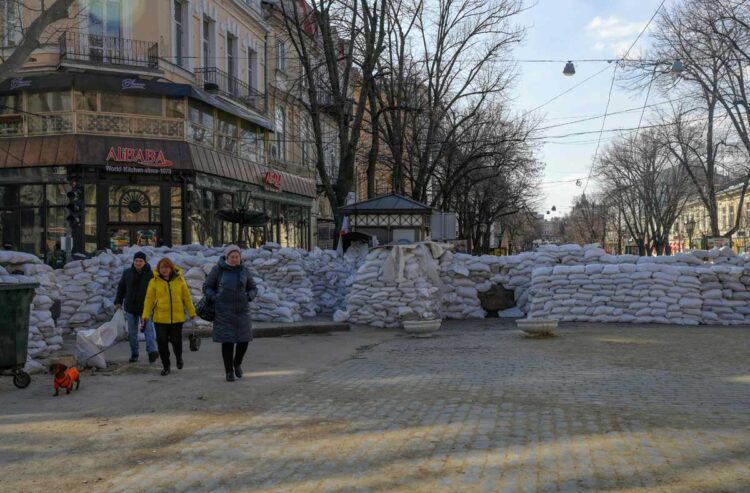 A la espera del asalto ruso, Odesa se convierte en una fortaleza ucraniana