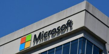 Microsoft prevé despedir a unos 10.000 empleados.