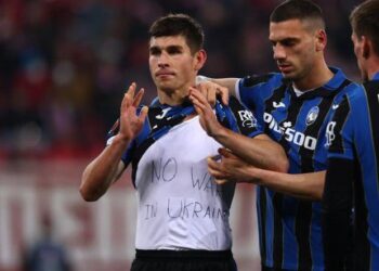 El ucraniano Malinosvkyi luce mensaje contra la guerra tras un gol