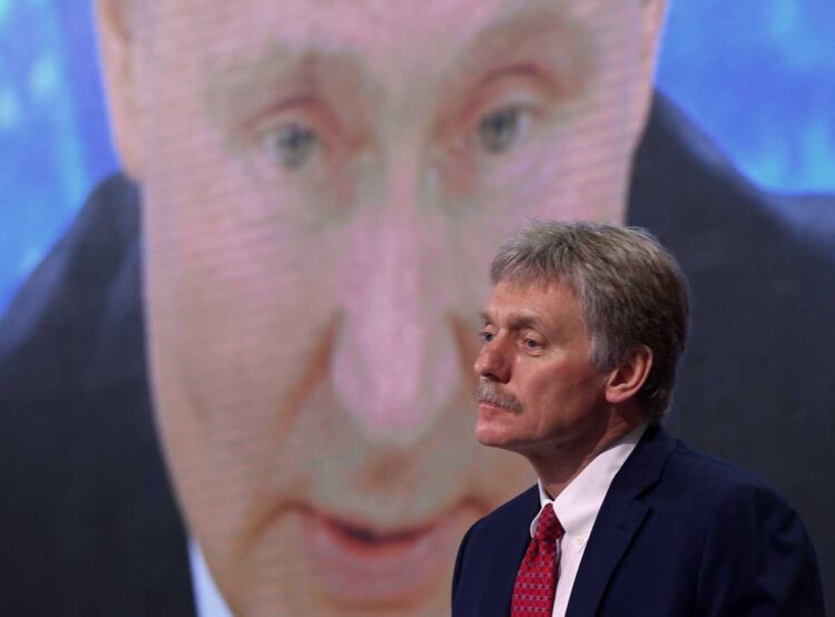 peskov_junto_a_una_imagen_putin