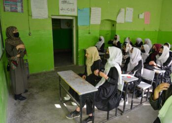 ONU muestra preocupación tras cierre de colegios para afganas por decisión de talibanes