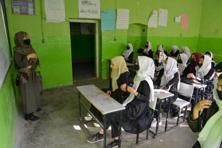 ONU muestra preocupación tras cierre de colegios para afganas por decisión de talibanes