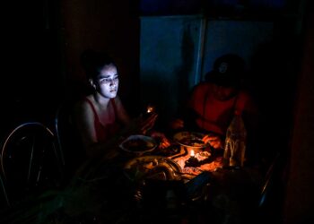 Los apagones agobian a los cubanos este verano
