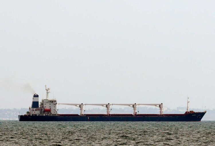 Primer buque con grano ucraniano zarpa del puerto de Odesa