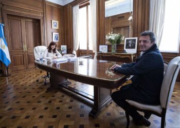 Massa deja Diputados para asumir como ministro de Economía en Argentina