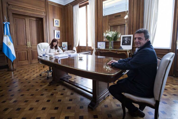 Massa deja Diputados para asumir como ministro de Economía en Argentina