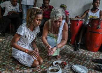 El feminismo cubano rompe barreras en la santería
