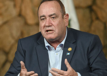 Militares repelen ‘posible’ ataque contra comitiva de presidente de Guatemala