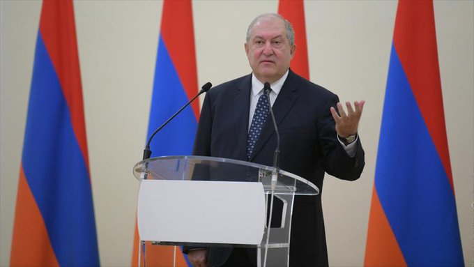 Dimite el presidente de Armenia en medio de una crisis nacional