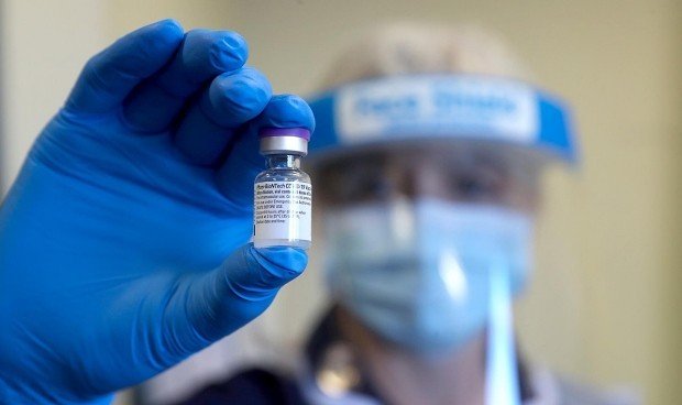 Israel amplía cuarta dosis a personas de riesgo mayores de 18 años