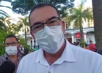 Camacho va a EEUU en viaje familiar y Aguilera asume la gobernación cruceña de forma interina