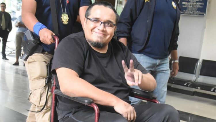El sentenciado abogado ‘torturador’ Jhasmani Torrico sale de la cárcel y cumple detención domiciliaria