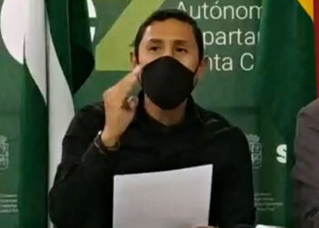 Pacheco aparece, dice que no hizo nada malo y le pide perdón a su madre