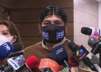 El diputado expulsado Rolando Cuéllar desafía al MAS y descarta renunciar a su curul