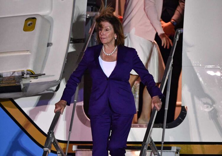 Pelosi llega a Japón, etapa final de su gira por Asia