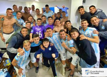 Tucumán brilla, golea y es líder de la Liga argentina