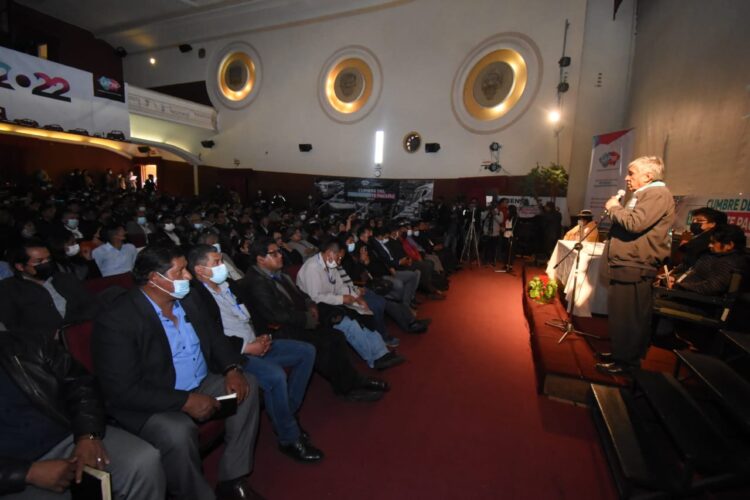 El alcalde de La Paz inicia con la cumbre. Foto: AMUN