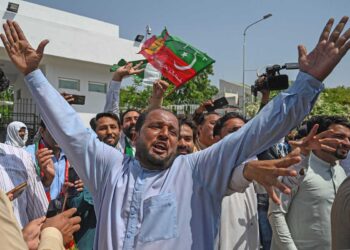 Pakistán disuelve el parlamento