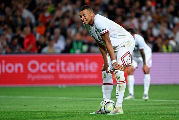 Mbappé se pierde primer partido de Ligue 1 por problemas en los aductores