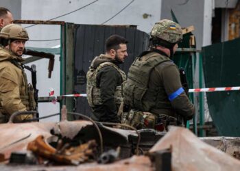 Zelenski afirma que en Bucha hubo ‘crímenes de guerra’ que serán reconocidos como ‘genocidio’