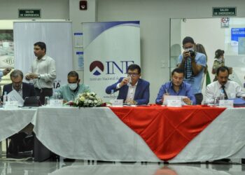 Se instala mesa de diálogo con el INE en Santa Cruz con advertencias de la UAGRM y la Gobernación