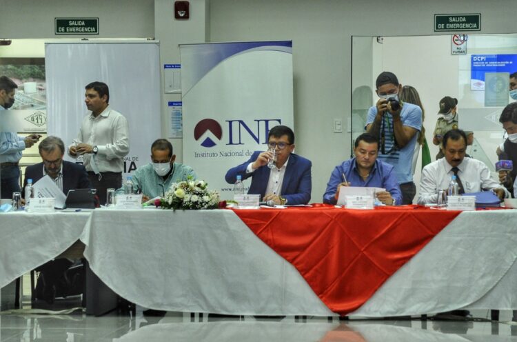 Se instala mesa de diálogo con el INE en Santa Cruz con advertencias de la UAGRM y la Gobernación