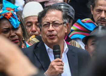 Gustavo Petro asume como primer presidente de izquierda de Colombia